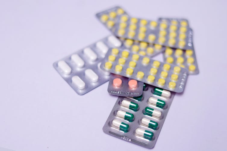 Varios blisters de diferentes pastillas.