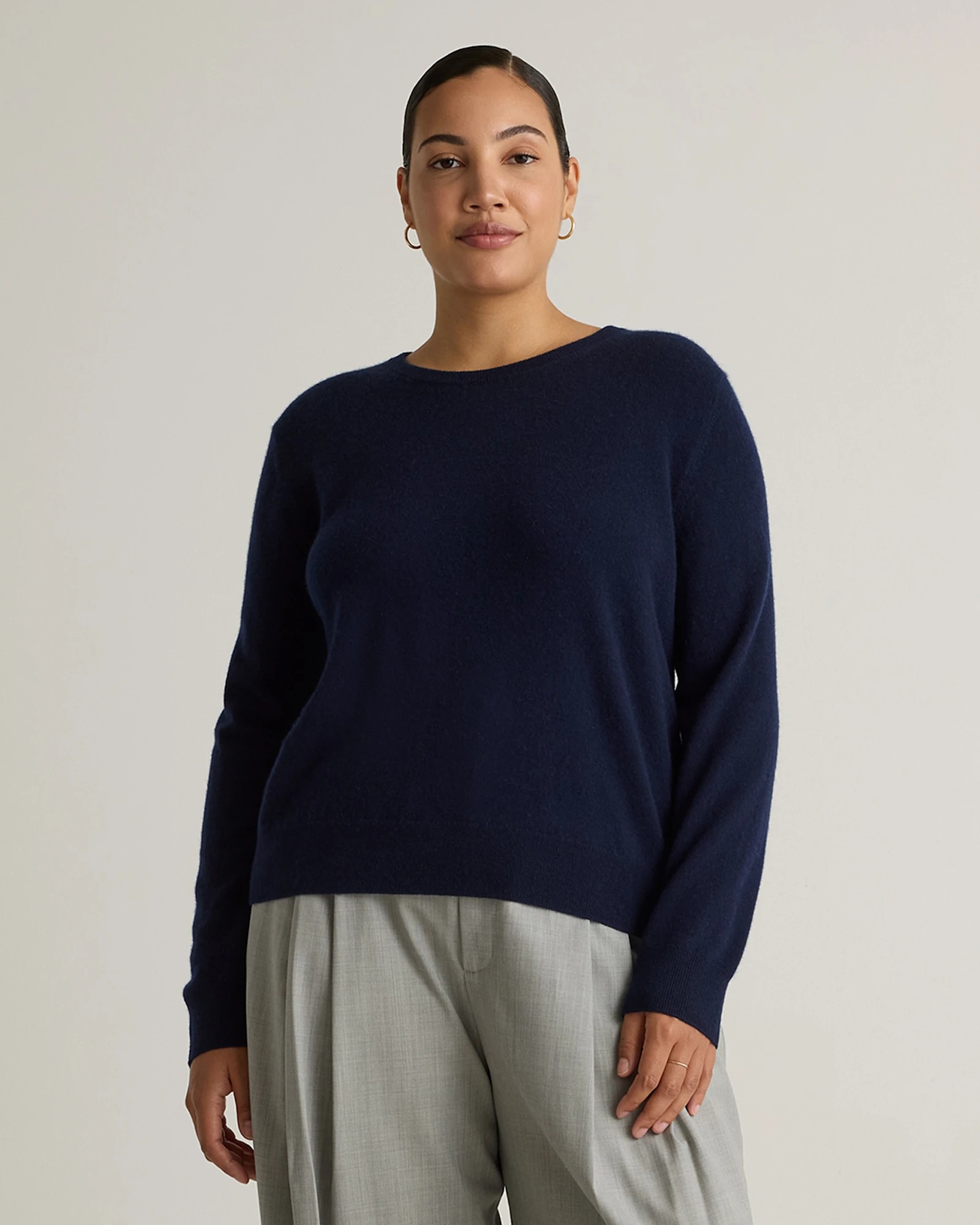 Jersey de cuello redondo de cachemira mongol en True Navy