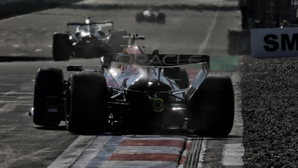 Max Verstappen se vio obligado a lidiar con el Red Bull RB22 en el Circuito Internacional de Shanghái