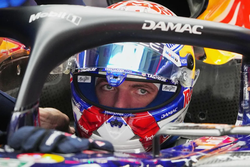 Max Verstappen no está contento con su coche Red Bull (AP)