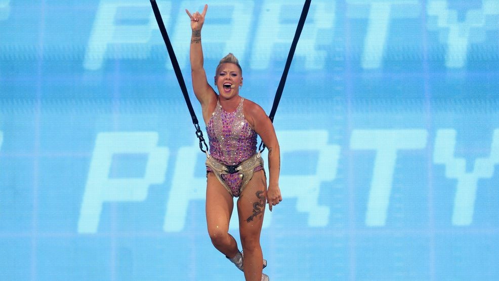 PHOENIX, ARIZONA - OCTUBRE 09: P!nk actúa durante su gira de Summer Carnival en Chase Field el 09 de octubre de 2023 en Phoenix, Arizona. (Foto de Christian Petersen/Getty Images)