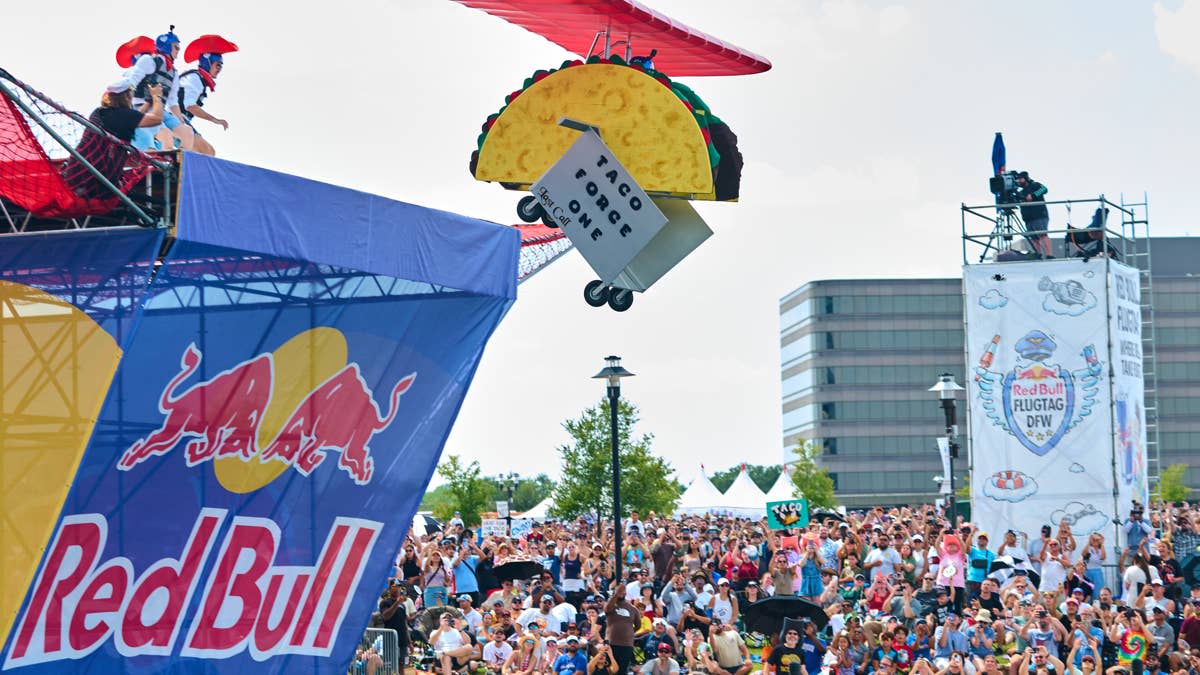 Los participantes actúan en el Red Bull Flugtag de Dallas, Texas, el 13 de septiembre de 2025. Karlo Ramos / Red Bull Content Pool