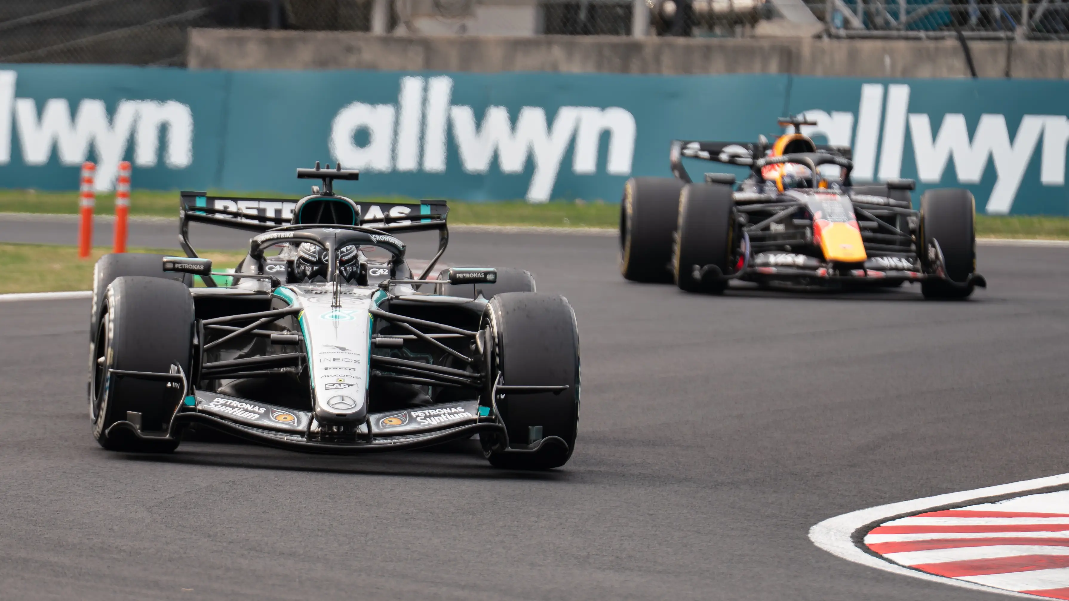 Mercedes y Red Bull