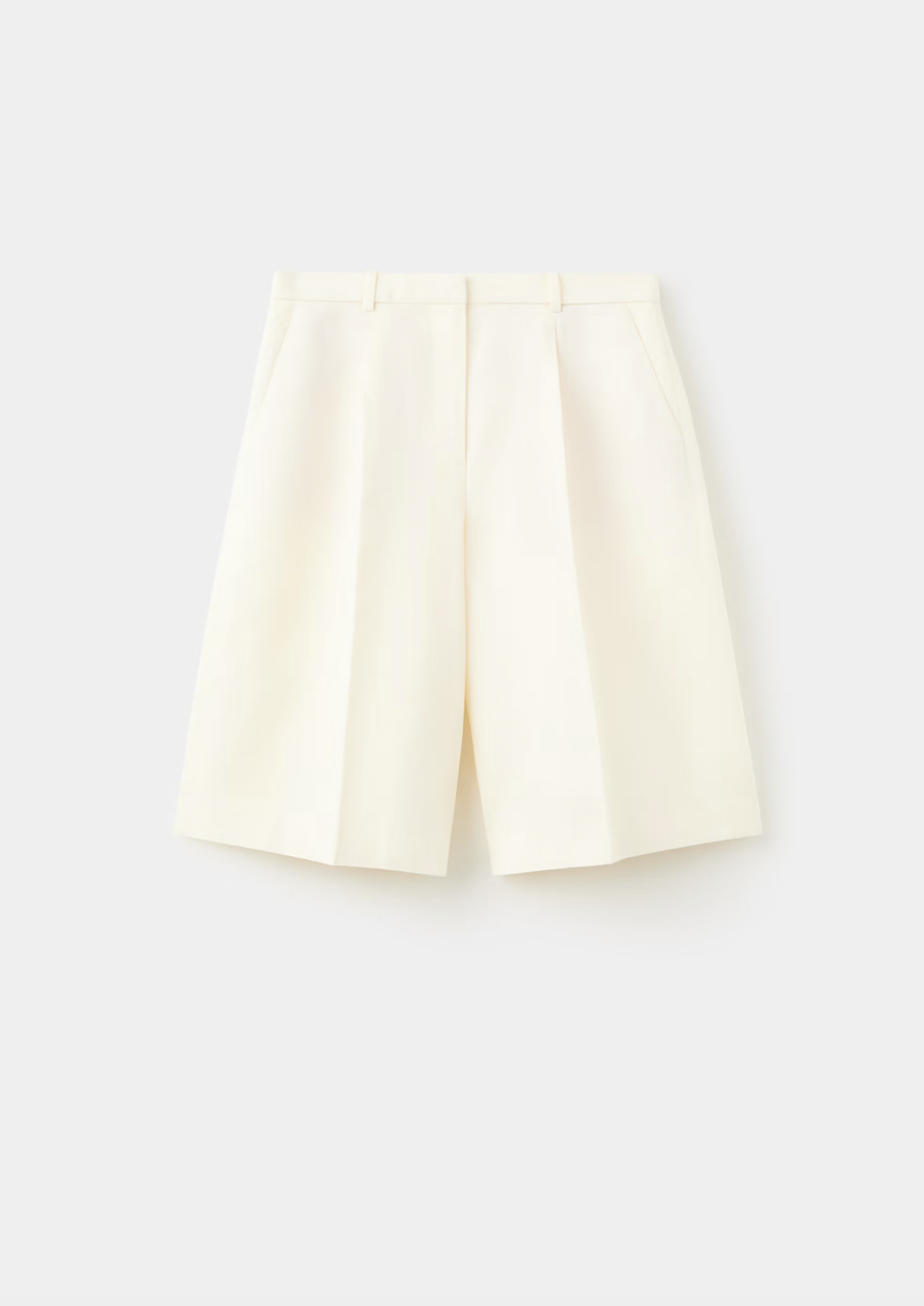 Bermudas blancas de lino (35,99 euros)