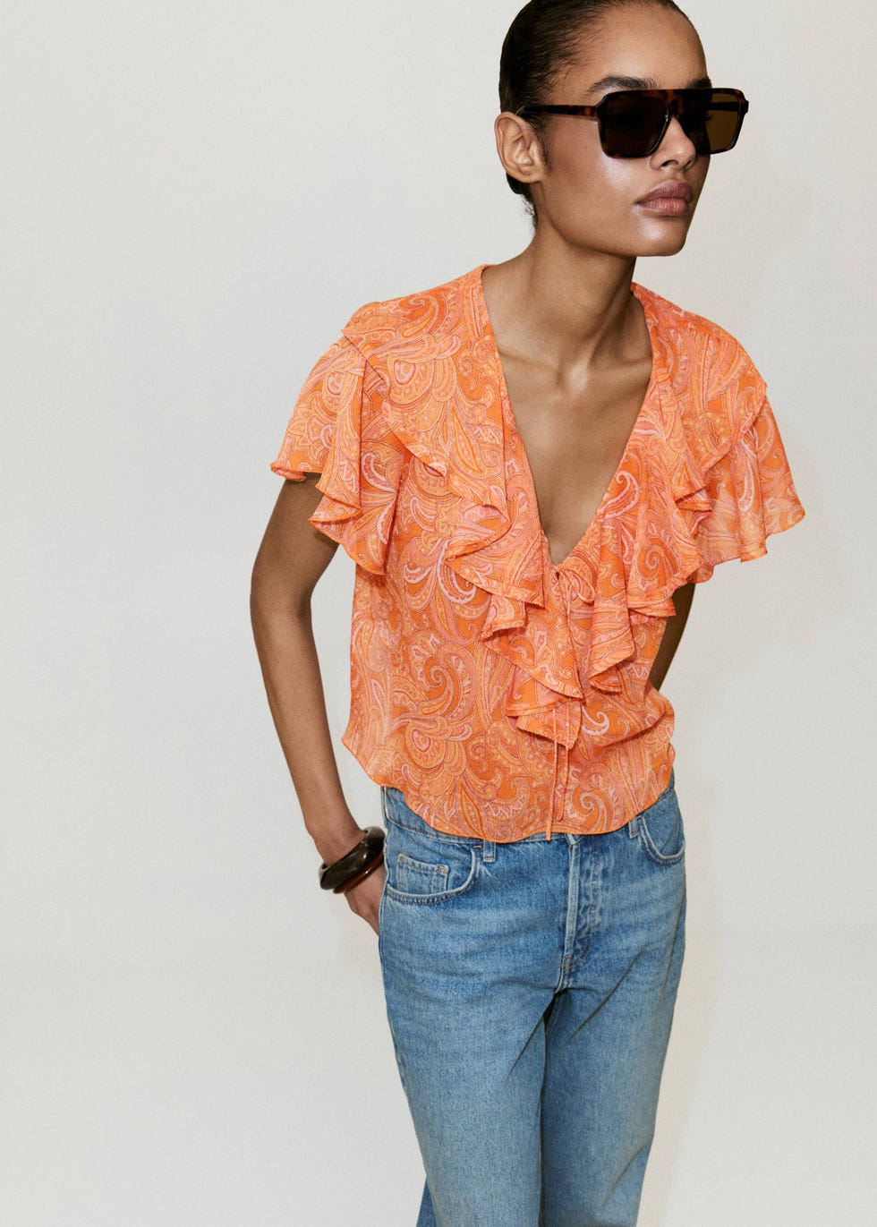Blusa estampada con volantes Blusa estampada con volantes