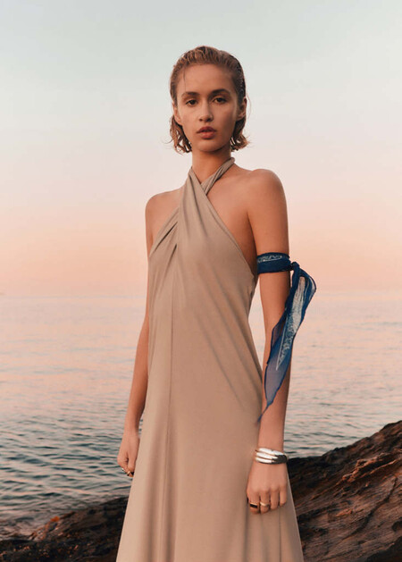 traje cuello halter